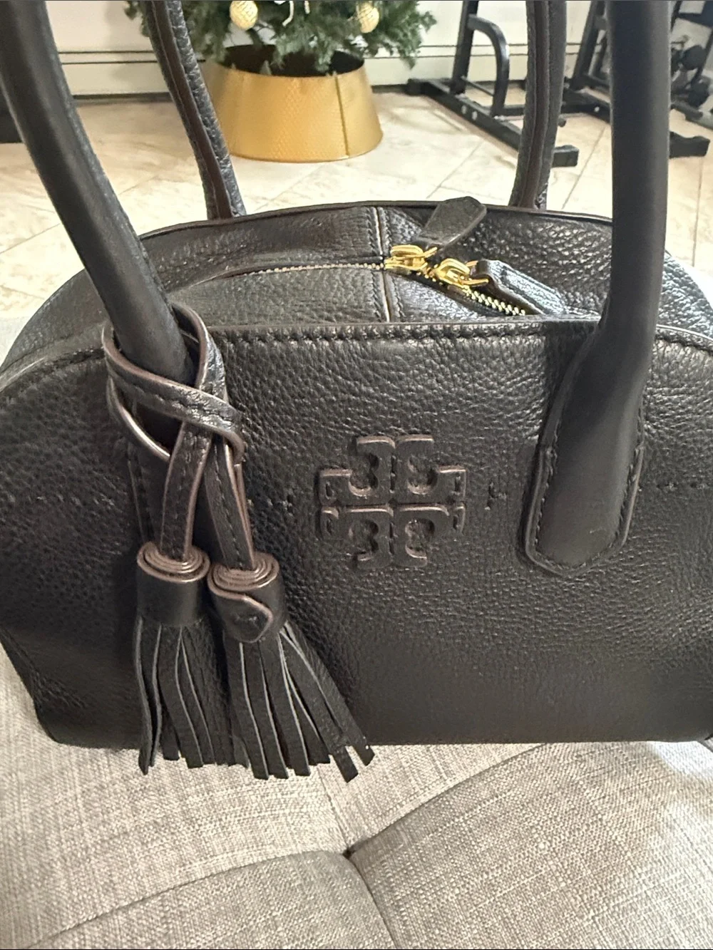 Tory Burch compact pebbled